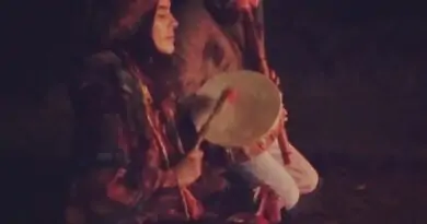 Flauta nativa e tambor na Feira Holística de IpiabasGratidão pela parceria @gla…